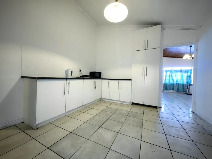 4 Bedroom Property for Sale in Lavender Hill Western Cape